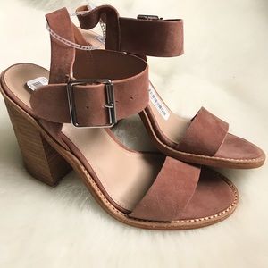 NEW Steve Madden Castro ankle strap block heel 7.5